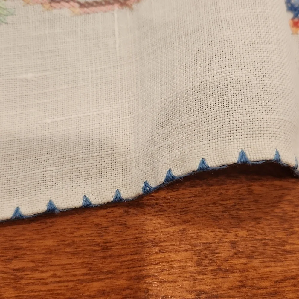 Vtg Cross Stitch Small Table Cover 2 napkins